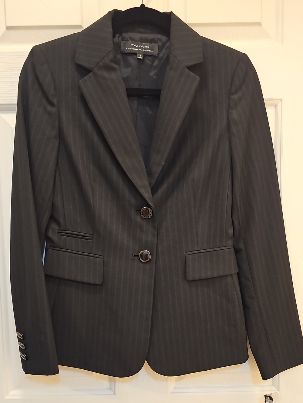 NWT Tahari Women's Jessilyn Style Size 2 Black Pinstripe Tailored Blazer